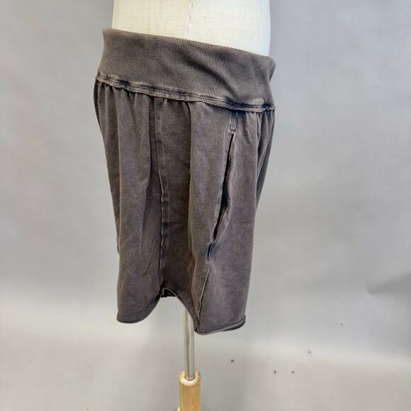 Free People Movement Hot Shot Harem Shorts in Washed Black size Large - Picture 5 of 15